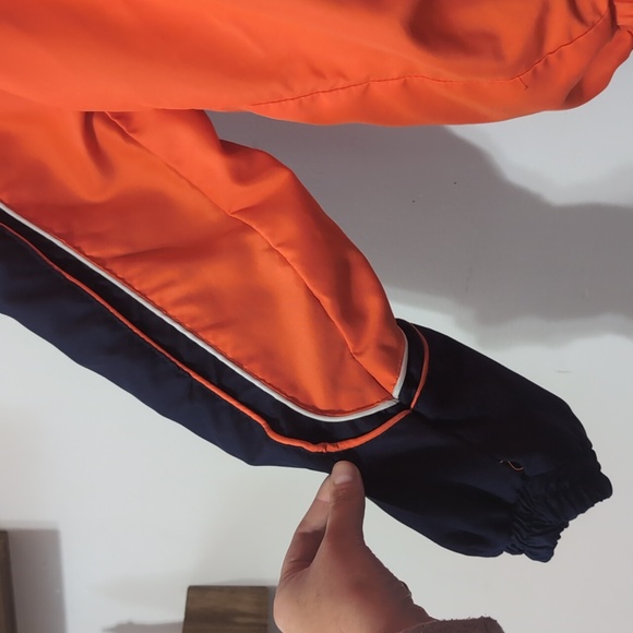 Chicago Bears Windbreaker Jacket - Picture 7 of 7